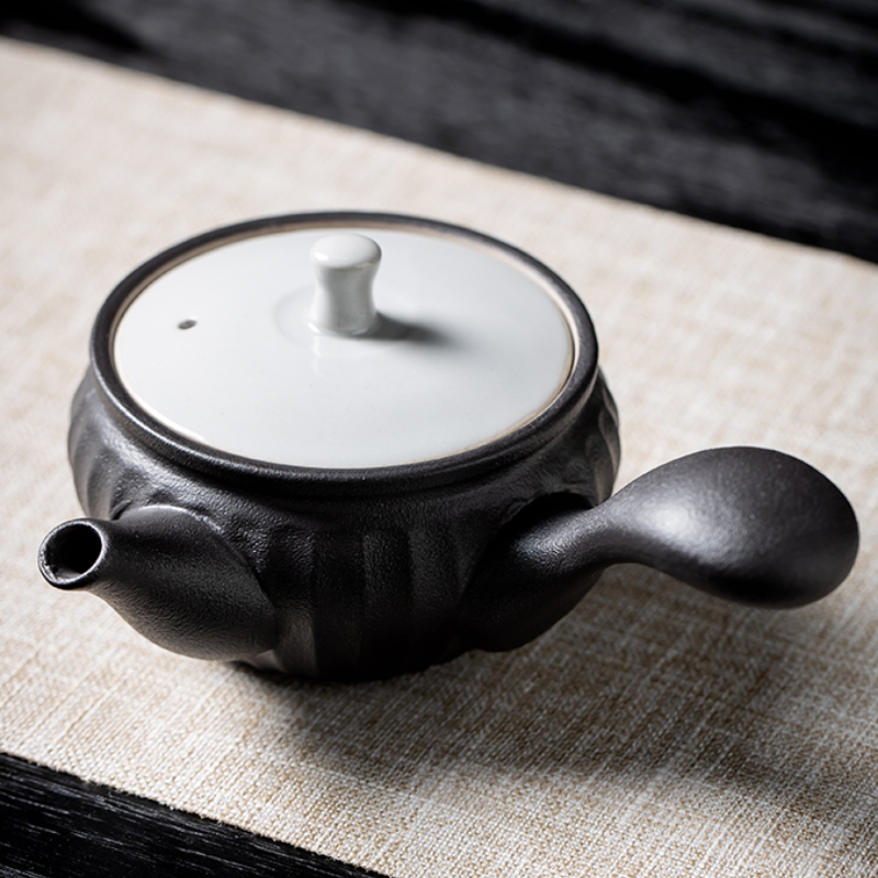 Petite théière japonaise