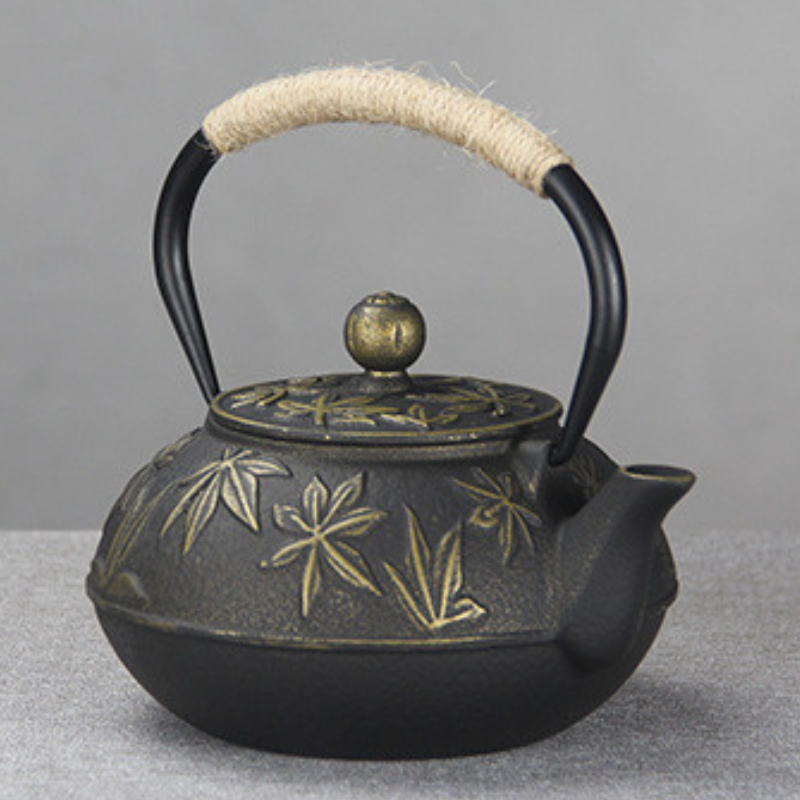 Théière en fonte japonaise motifs tribaux