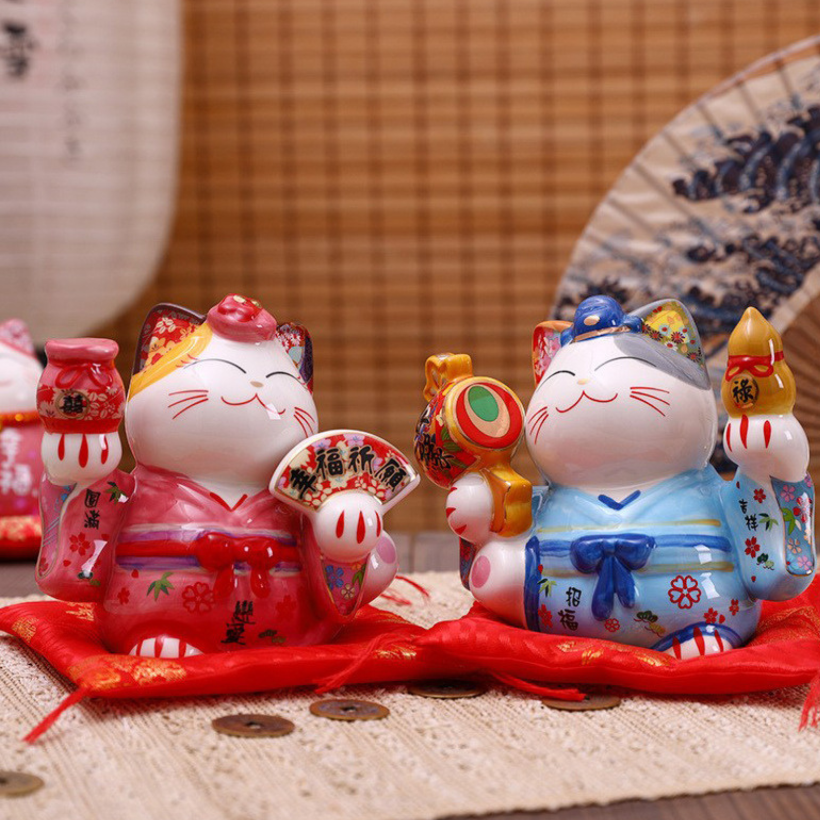Maneki Neko Tirelire ’Pour Femme’ - 14 x 10 13 cm