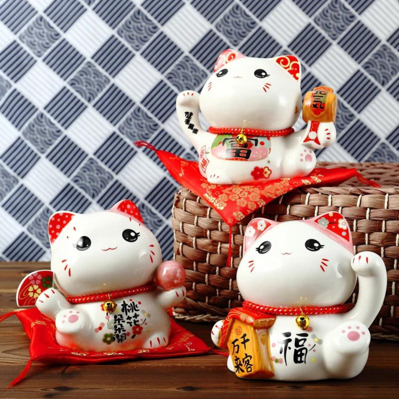 Maneki Neko Tirelire ’Réussite’ - 16 x 10 13 cm