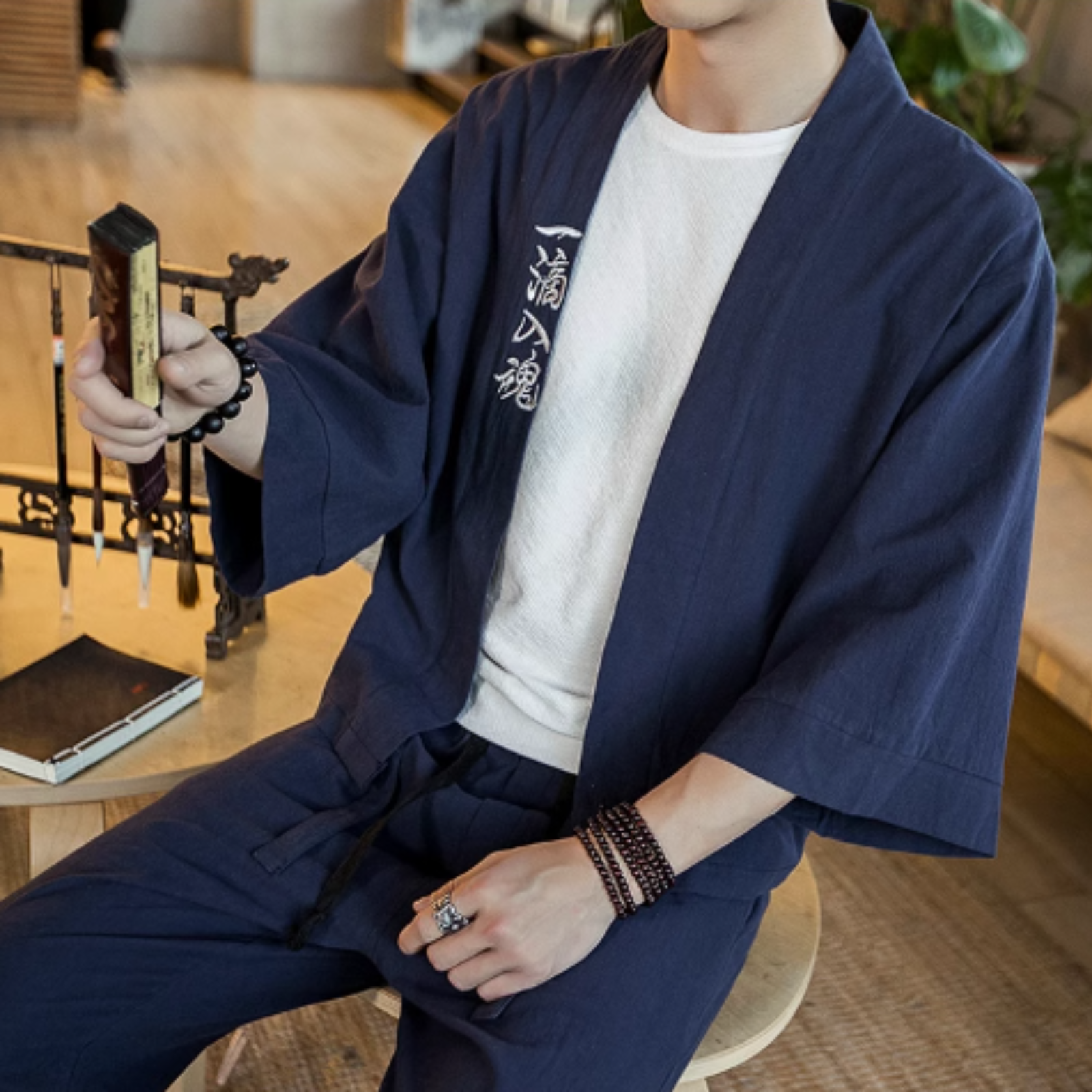Veste Kimono à Ecriture Japonaise ’Kanji’