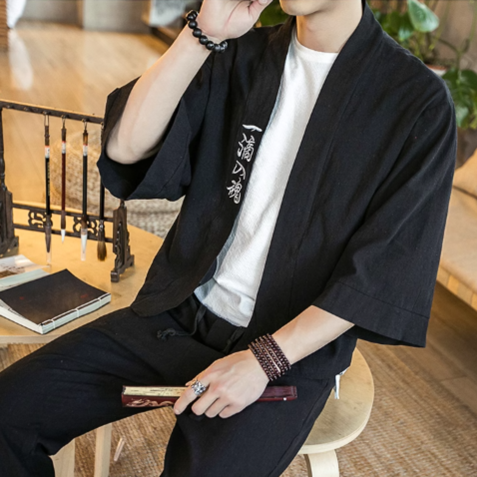Veste Kimono à Ecriture Japonaise ’Kanji’